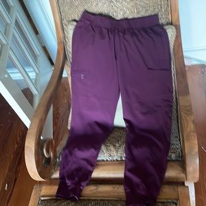 Med Couture set jogger scrub pants and top. Sz small, petite.